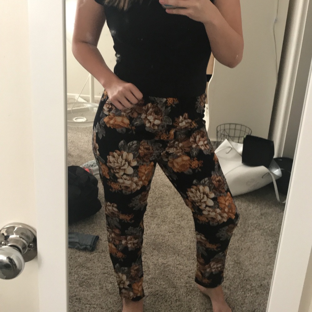 Cute floral pants that go with everything :)